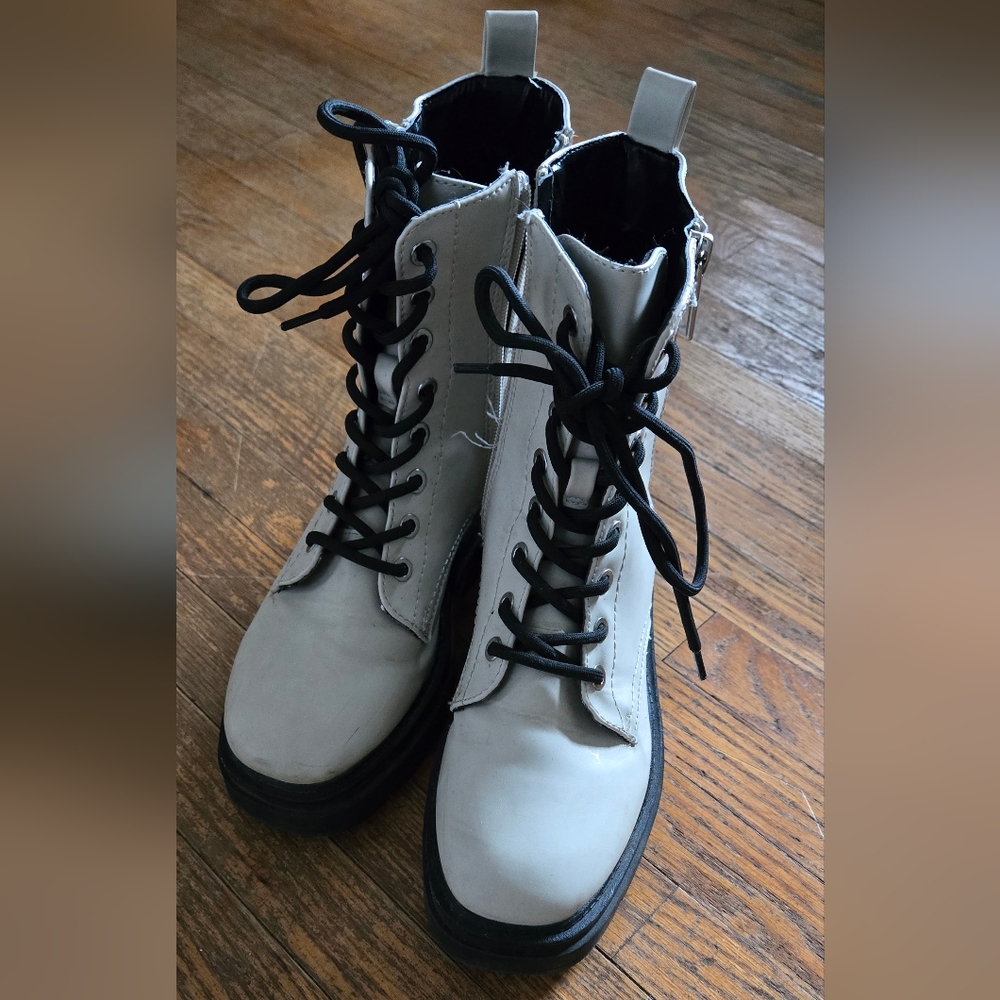 Lace up Chunky Boots